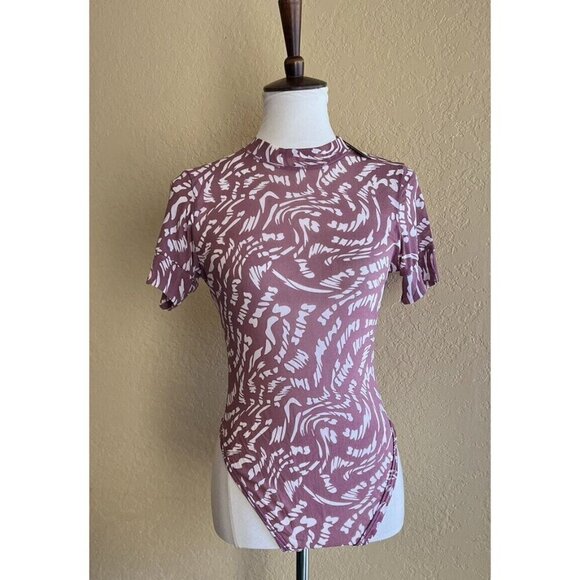 SKIMS Kim Kardashian SUMMER Mesh Raspberry Swirl T-Shirt Bodysuit Size XXS - Picture 1 of 10